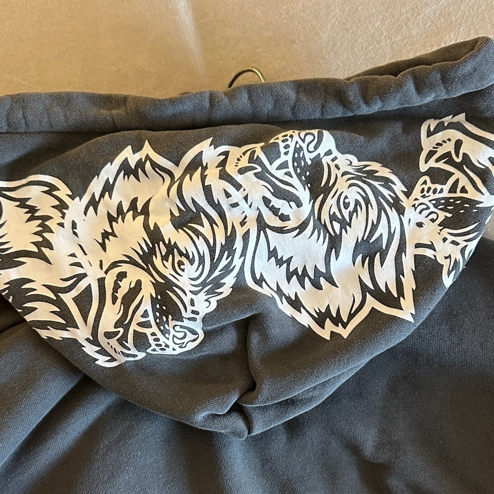 Darc Sport Black Cropped Zip-Up Hoodie Jacket with WOLVES Logo - Picture 3 of 4